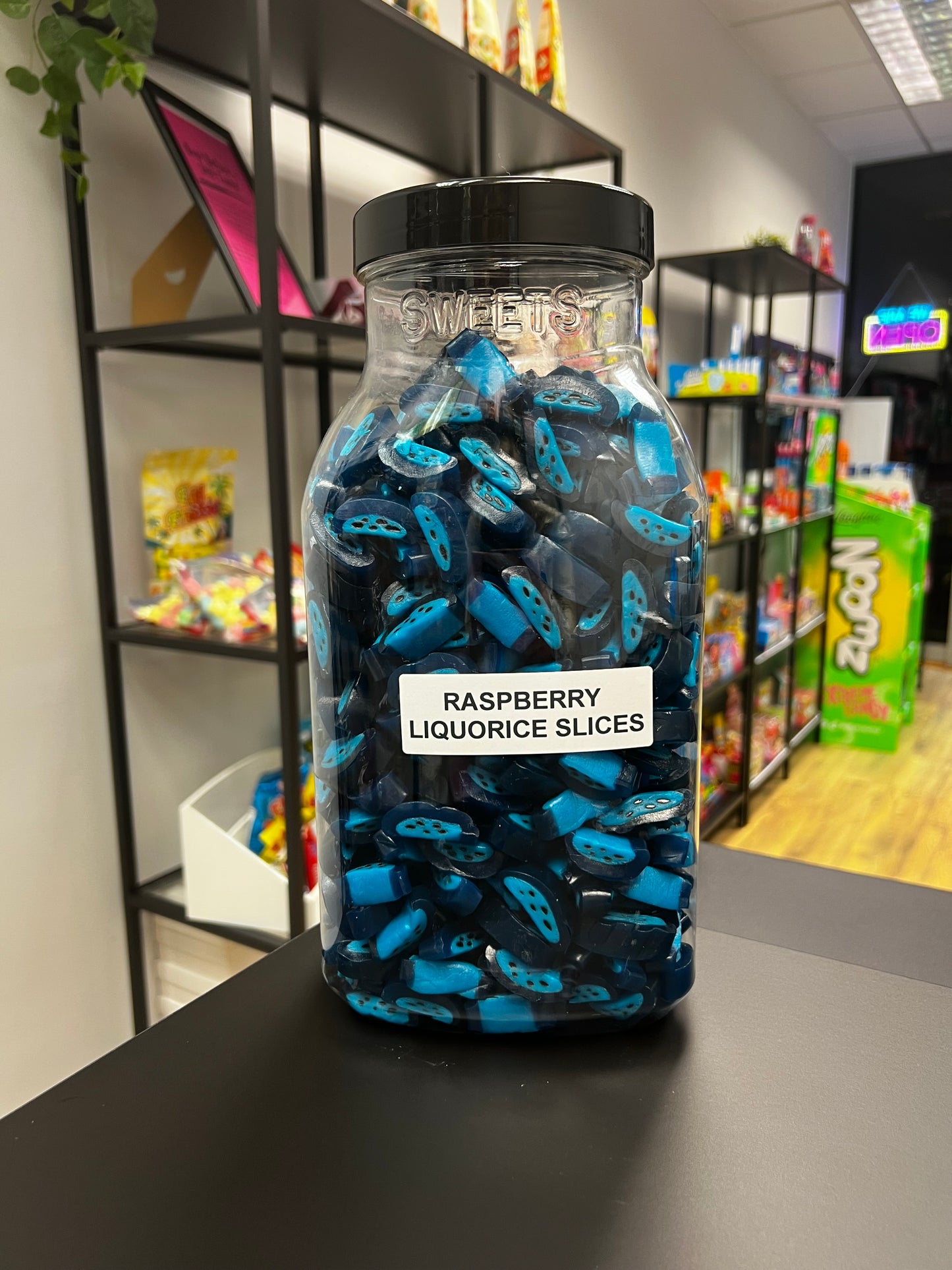 Raspberry Liquorice Slices (100g)