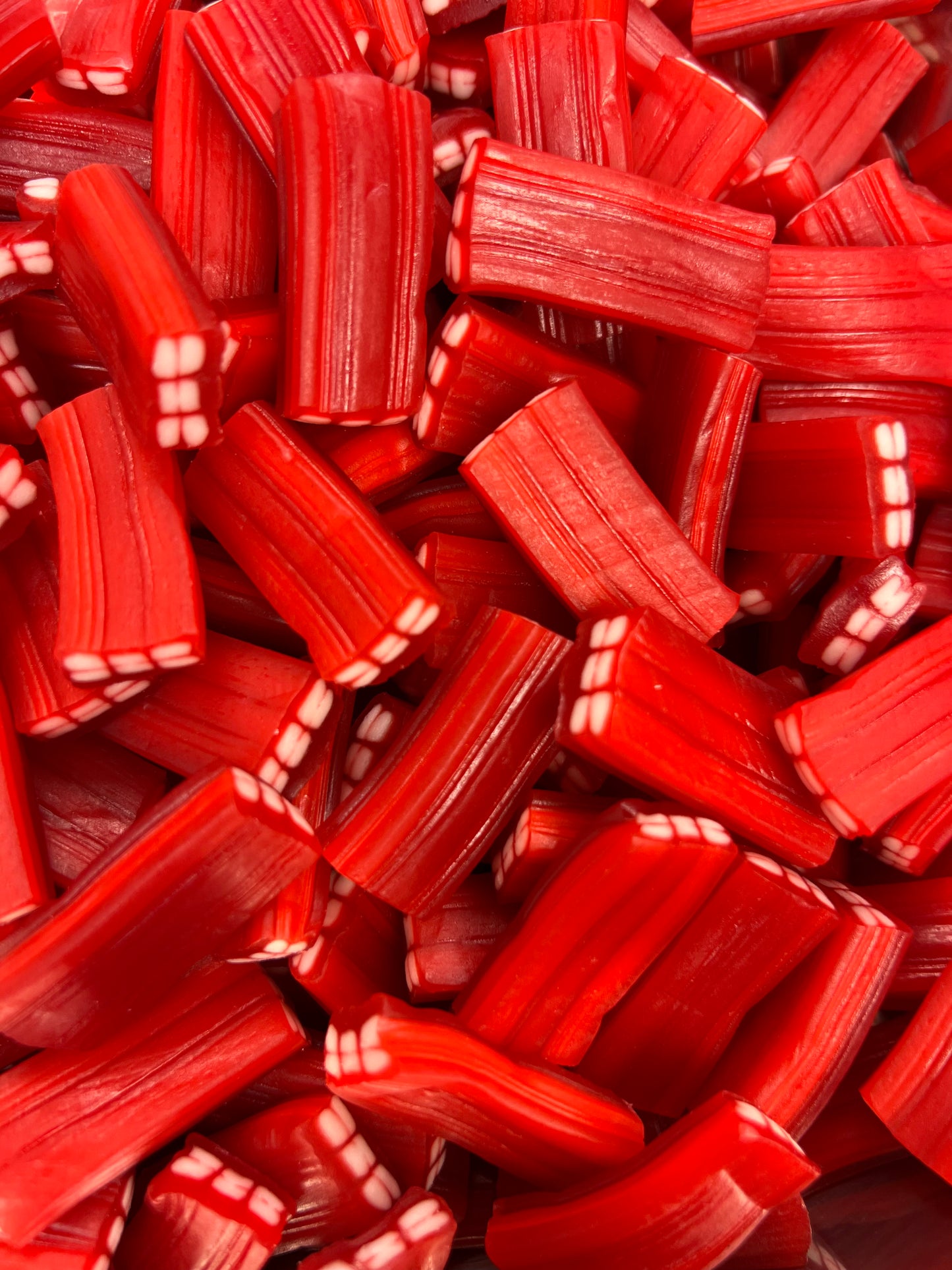 Strawberry Bricks (100g)